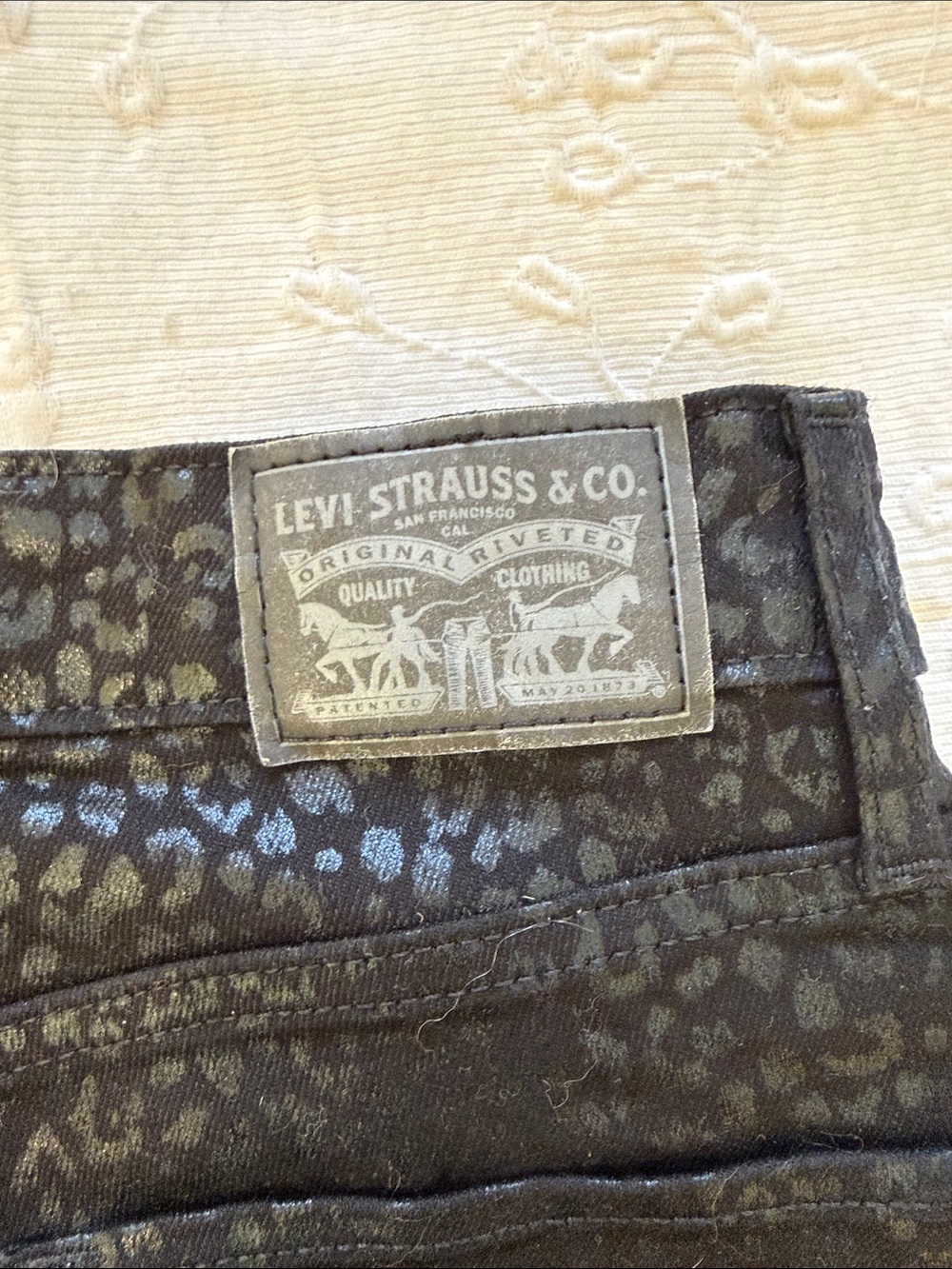 Levi's 721 Wild Cat Foil Leopard High Rise Skinny Jeans 26 - Picture 12 of 13